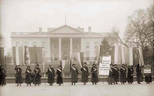 1918 Low Res Nat Women's Party Demonstation Wh House c Everett Hist shutterstock_242816689
